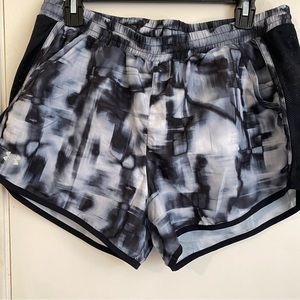 UNDER ARMOUR Women's Running Shorts